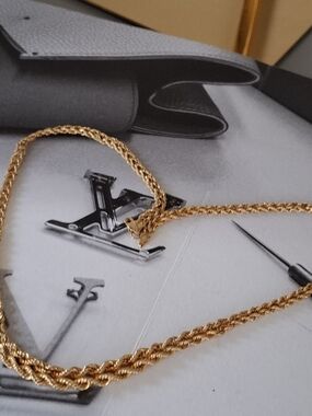 Beautiful Gold Rope Chain Necklace - Elegant Urban Grooming Accessory